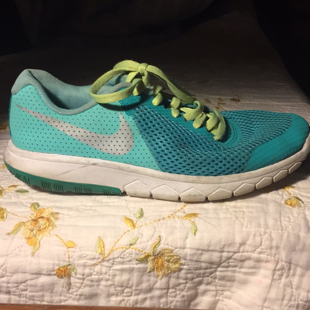Girls Nike’s